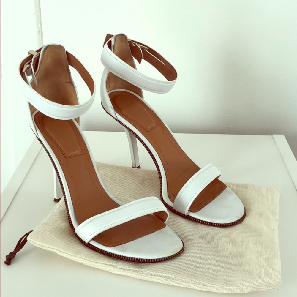 Givenchy white sandals!!!